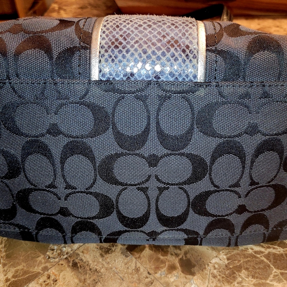 Coach purse - Picture 2 of 7